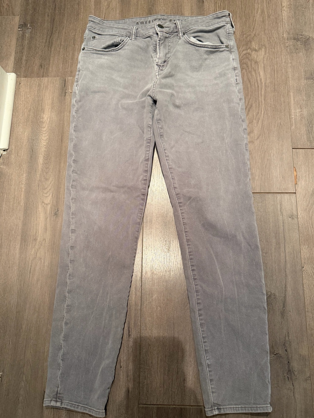 Men’s Light Gray Slim Jeans